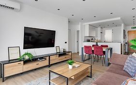 Carrera II & Old Town By Ele Apartments